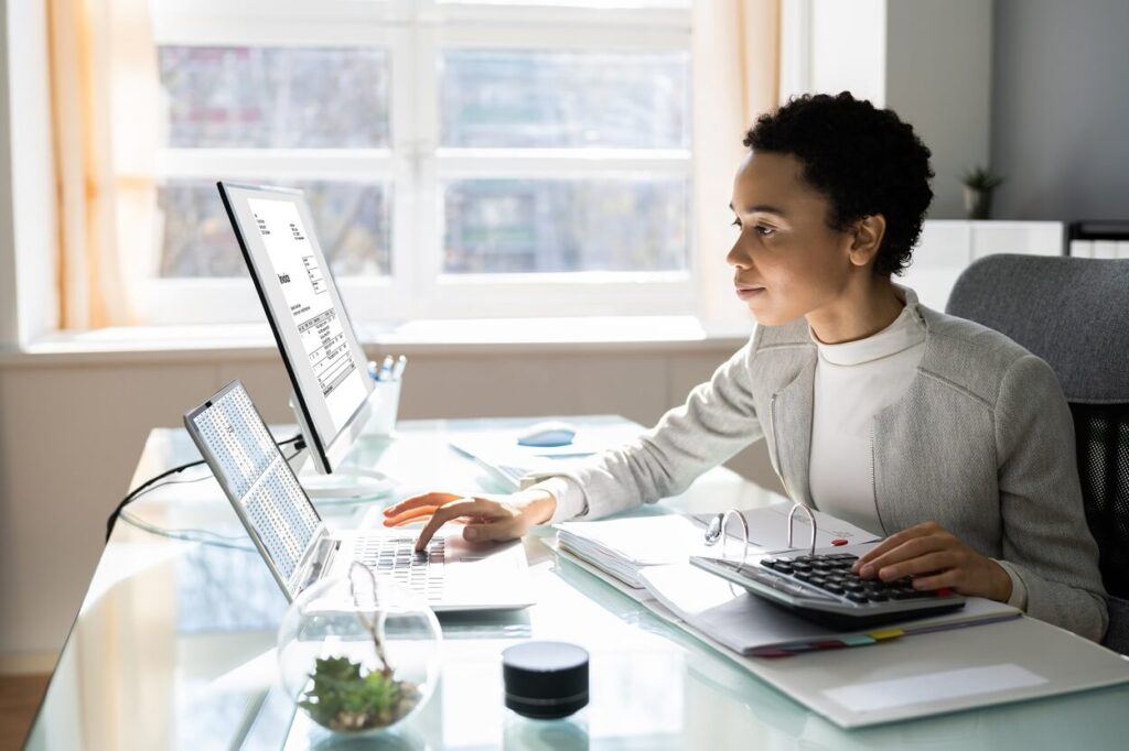 Pós graduação ou MBA - Século XXI - iStock-1311977471 (1)